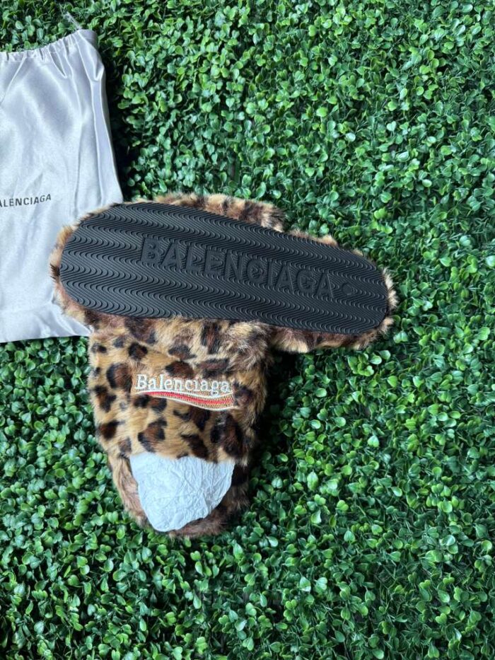 Balenciaga Furry Slides ( Leopard Brown ) Size: 12M, 11M